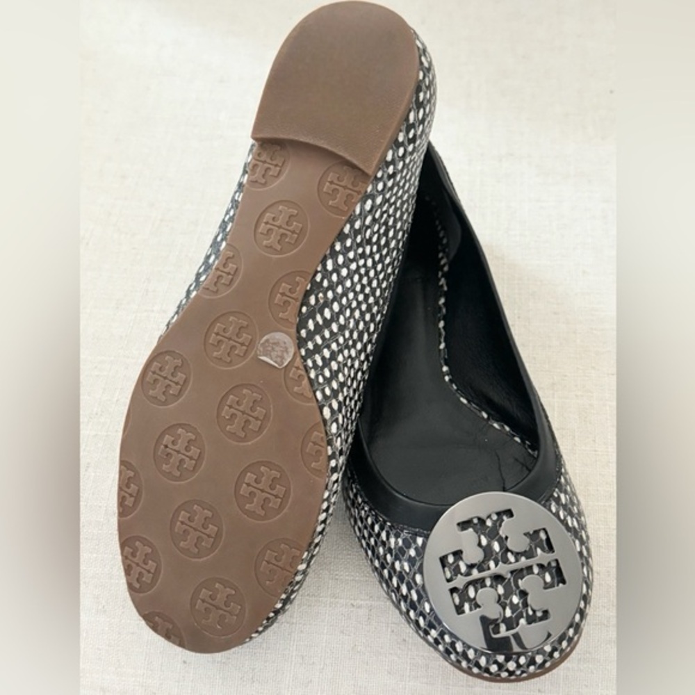 Tory Burch Black White Textured Ballet Flats Logo Shoes SZ 5.5